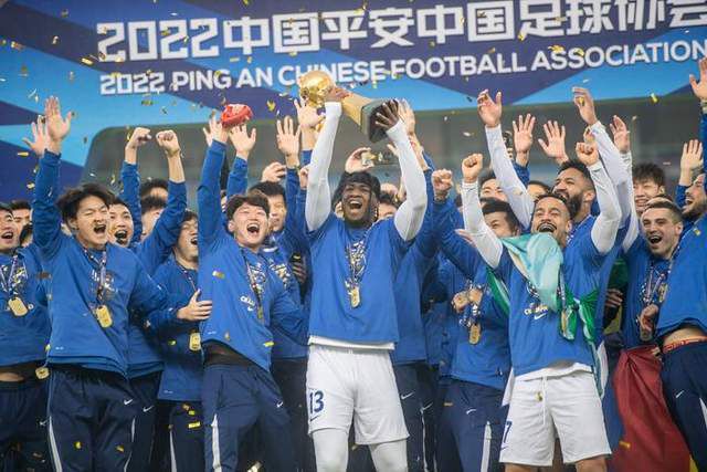 尼古拉斯·凯奇《冲浪惊魂》曝海报2025-04-30 别惹尼古拉斯·凯奇！